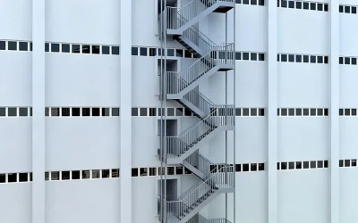Escalera de ingeniería exterior del Sr. Chan en Tailandia