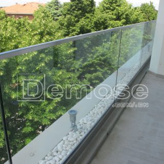 tempered glass guardrails for balconies