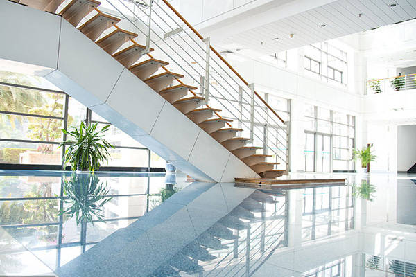 Complete Guide to Railing Safety Codes: Balancing Height Standards and Human-Centered Design