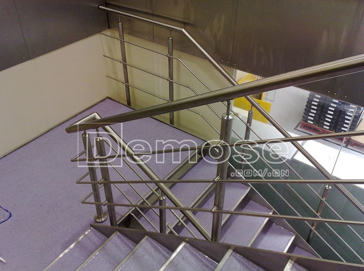Stainless steel guardrail
