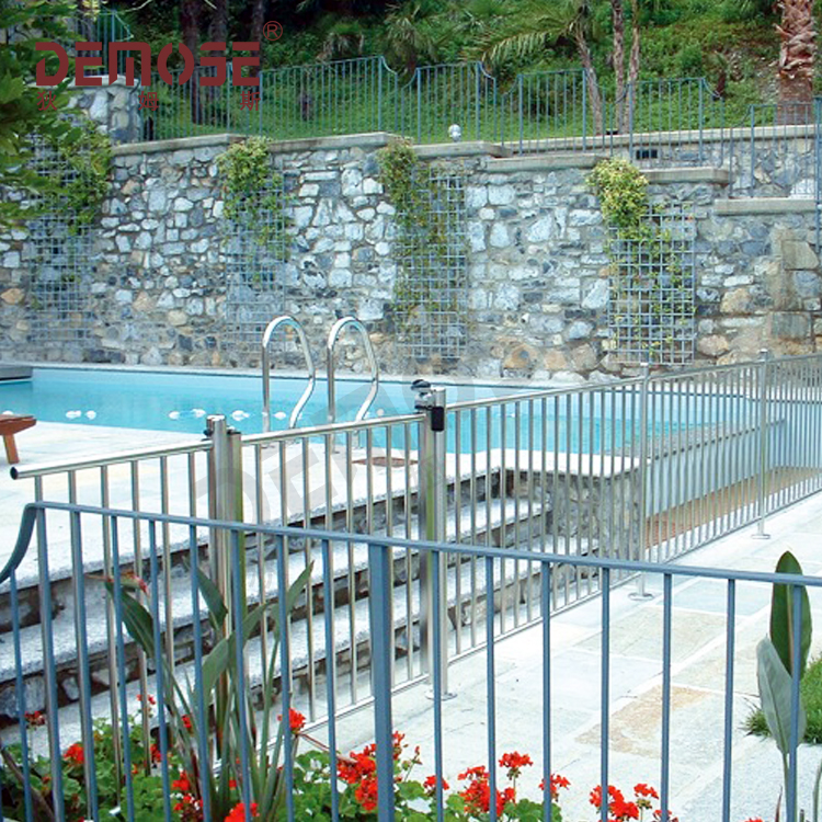 What kind of metal railing is better for the seaside?