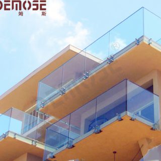 outdoor glass railings