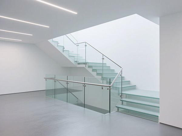 Glass Staircases A Modern Touch with Demose