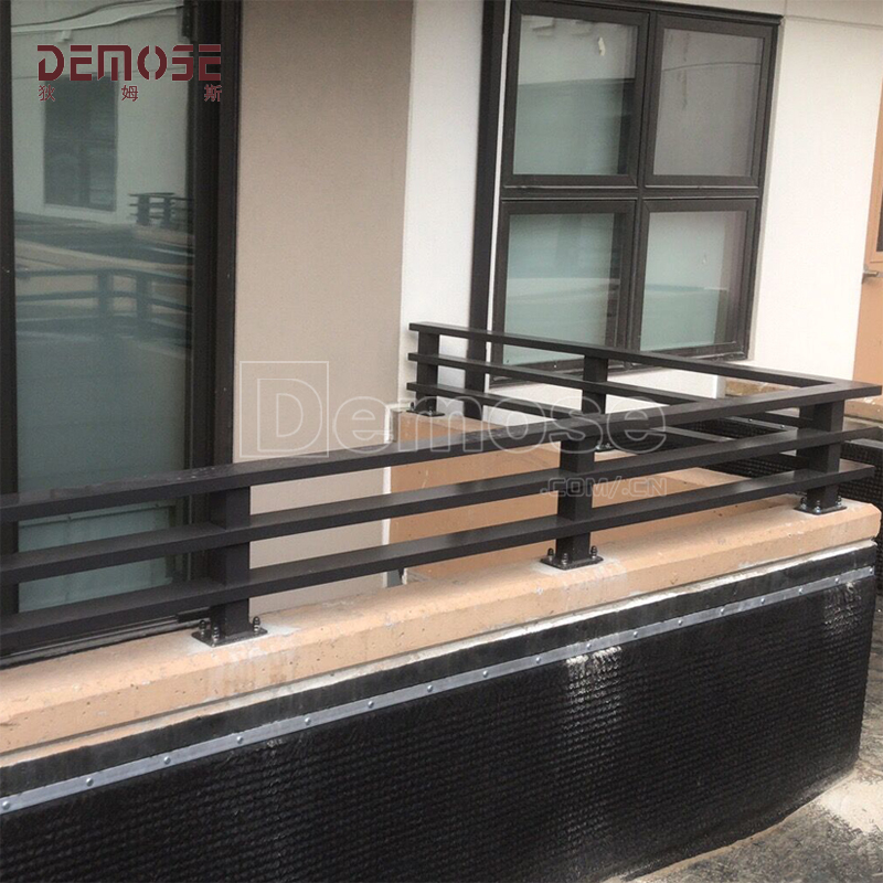 Demose Railing Manufacturer Teaches You How to Install Railings on top of the Retaining Wall