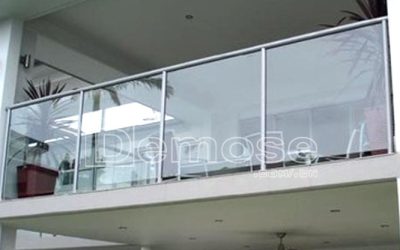 Glass railing