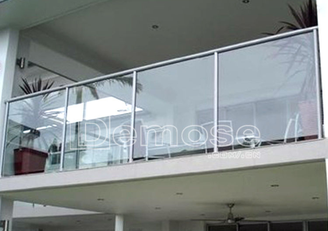 Glass railing Glass railing