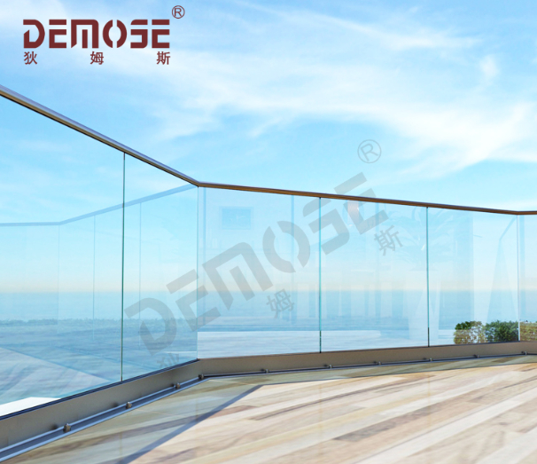 glass railings and aluminum alloy fioor troughs pictrue Glass railings and aluminum alloy floor troughs
