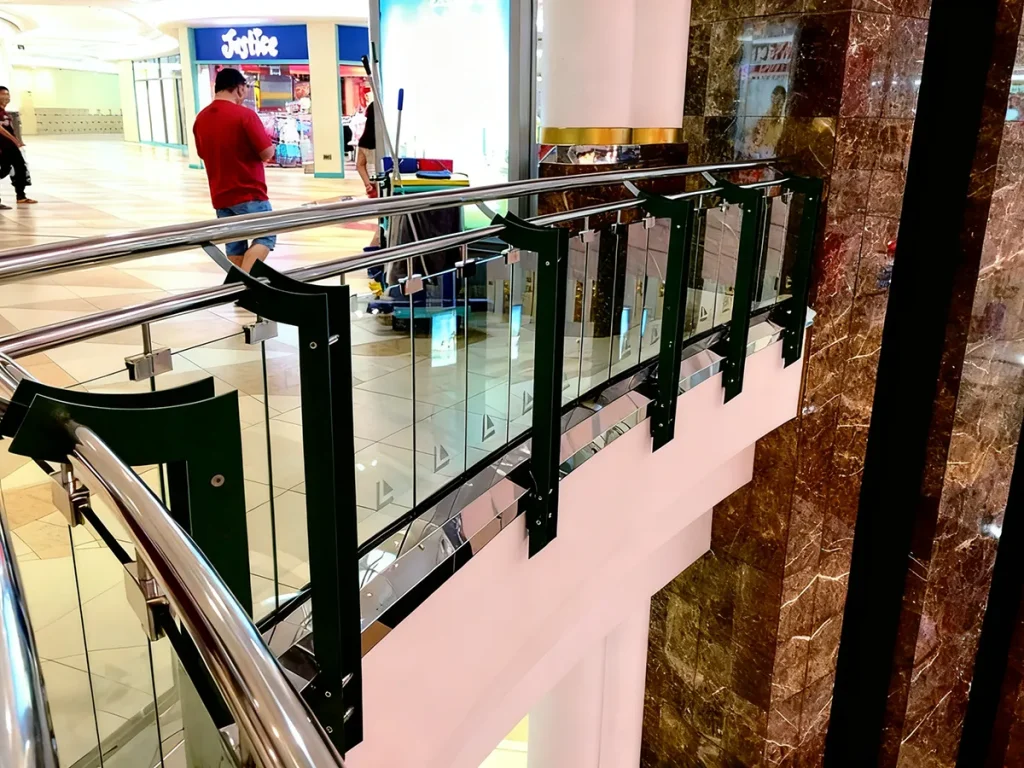 Qatar live-action Engineering Glass Railing